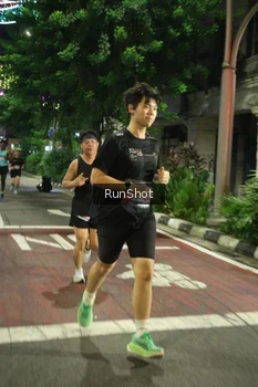 Runner Photo 4207363