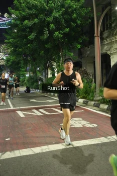 Runner Photo 4207367