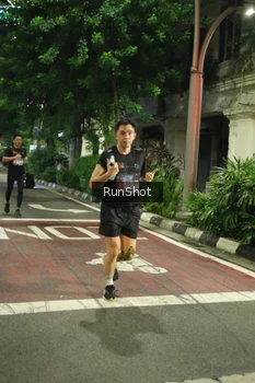 Runner Photo 4207546
