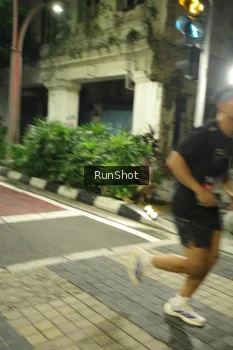 Runner Photo 4207547