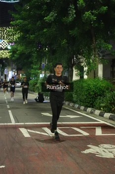 Runner Photo 4207575