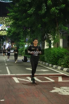 Runner Photo 4207593