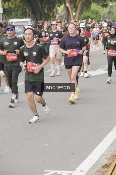 Runner Photo 4207666
