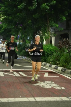 Runner Photo 4207716