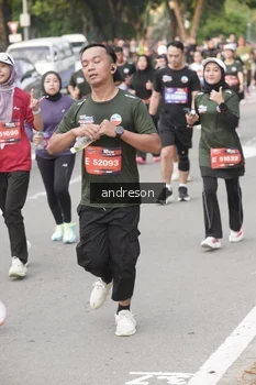 Runner Photo 4207759