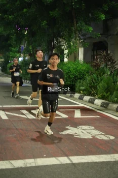 Runner Photo 4207795