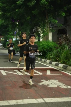 Runner Photo 4207796