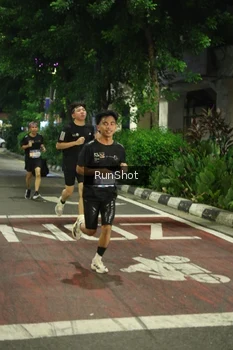 Runner Photo 4207798