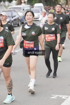 Runner Photo 4207800