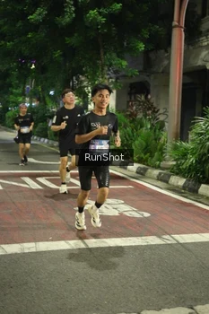 Runner Photo 4207816