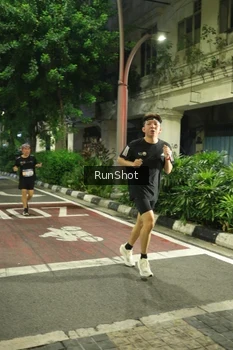 Runner Photo 4207844