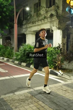 Runner Photo 4207856