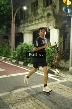Runner Photo 4207858