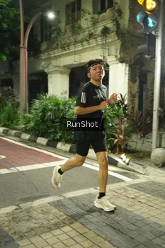 Runner Photo 4207859