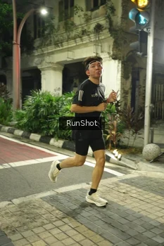 Runner Photo 4207860