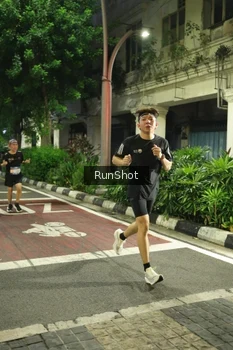 Runner Photo 4207862