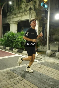 Runner Photo 4207865