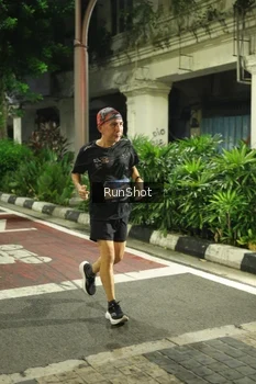 Runner Photo 4207886