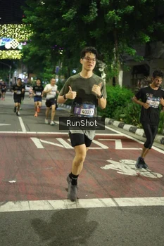 Runner Photo 4208012