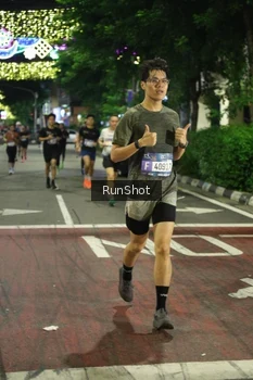 Runner Photo 4208015