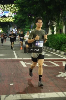 Runner Photo 4208018