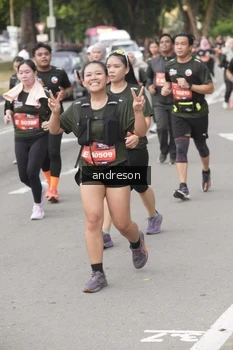 Runner Photo 4208023