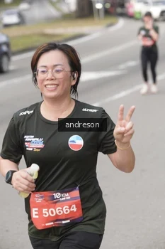 Runner Photo 4208092