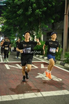 Runner Photo 4208093