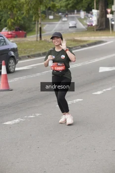 Runner Photo 4208094