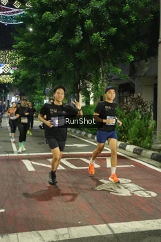 Runner Photo 4208095