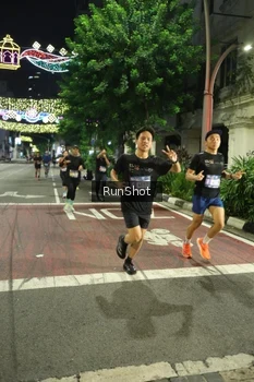 Runner Photo 4208096