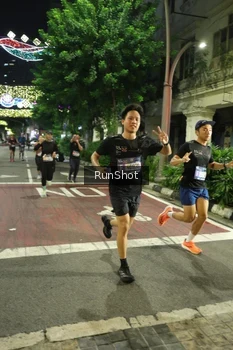 Runner Photo 4208102