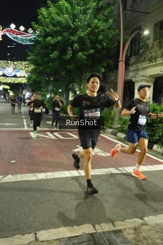 Runner Photo 4208106