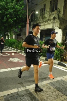 Runner Photo 4208110