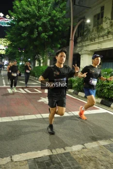 Runner Photo 4208111