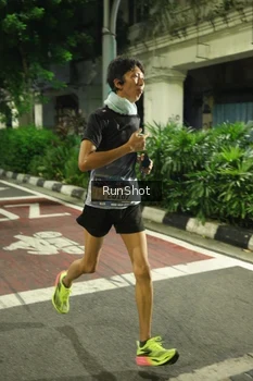 Runner Photo 4208343