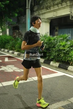 Runner Photo 4208344