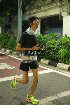Runner Photo 4208345