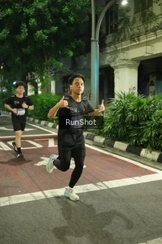 Runner Photo 4208365