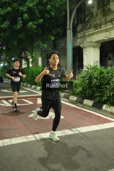 Runner Photo 4208366