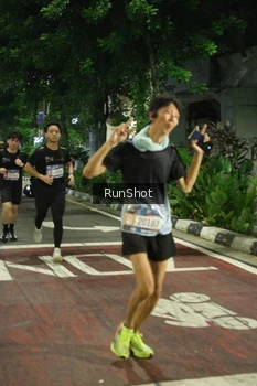 Runner Photo 4208376