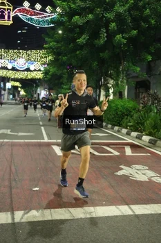 Runner Photo 4208396