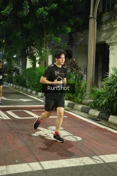 Runner Photo 4208517