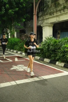 Runner Photo 4208533
