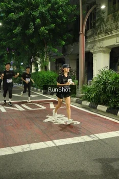 Runner Photo 4208542