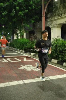 Runner Photo 4208555