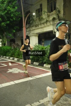 Runner Photo 4208600