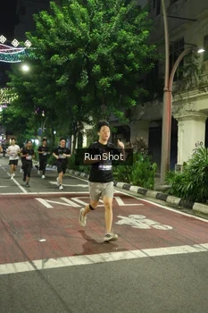 Runner Photo 4208757
