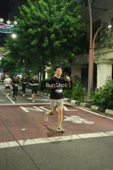 Runner Photo 4208759