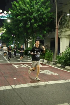 Runner Photo 4208760